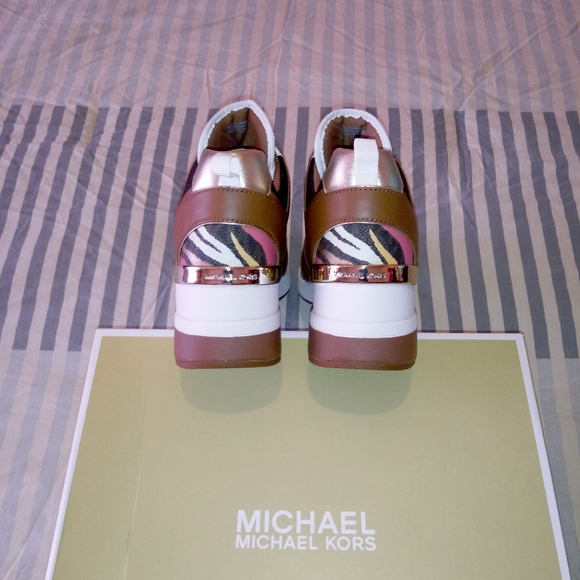 Michael Kors Georgie Trainer Extreme Sneakers - Picture 8 of 10